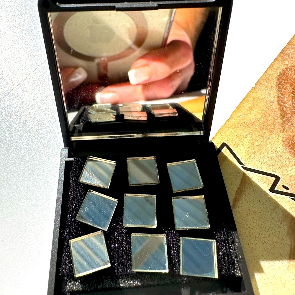 NWOB Vintage MAC Hair Mirrors and Snowgirl Launch Appointment Card - Picture 3 of 8